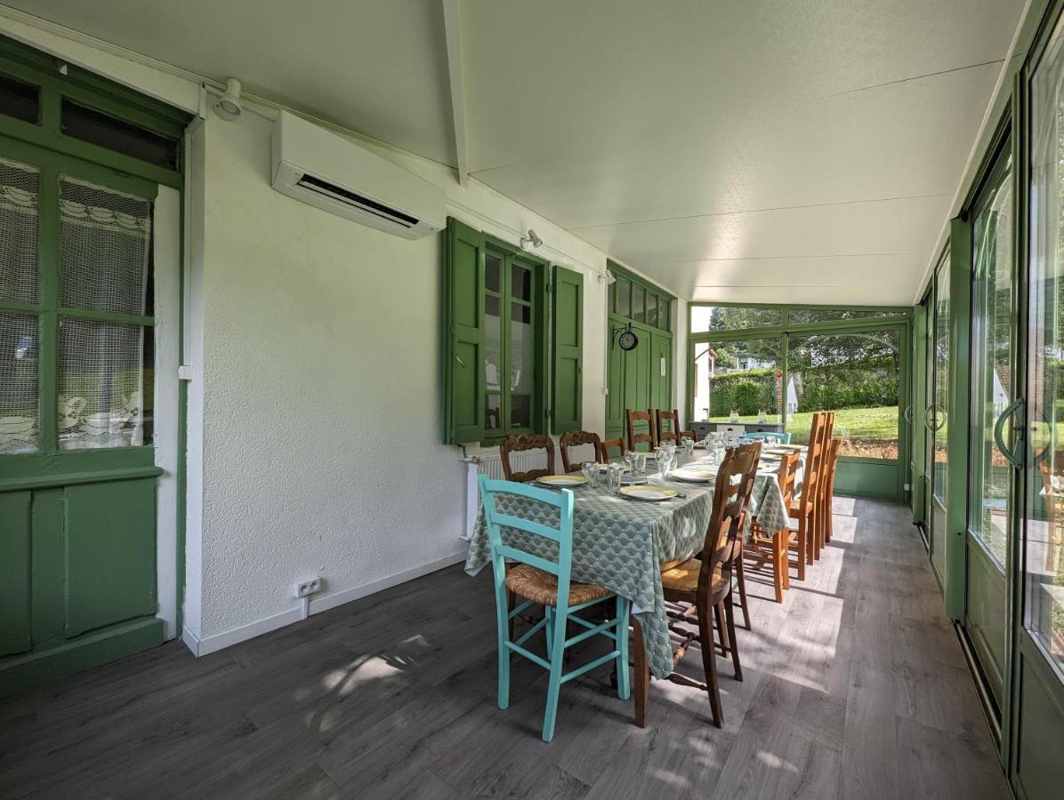 Maison Des Annees 30 - Vic-Sur-Cere - 14 Personnes エクステリア 写真